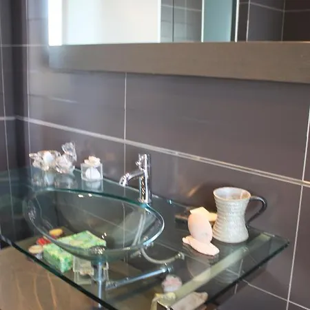 Le Baie Des Anges Apartment *